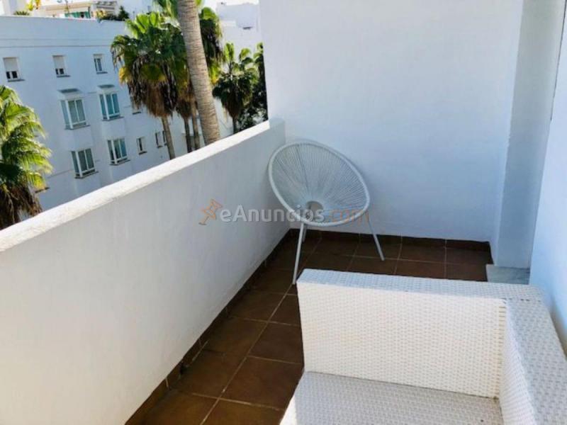 Apartamento en venta en  Marbella Real, Nagüeles-Milla de Oro, Marbella