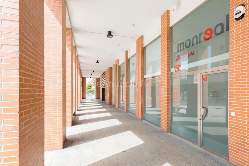 Local Comercial en venta en Paseo Sandua, San Jorge, PamplonaIruña