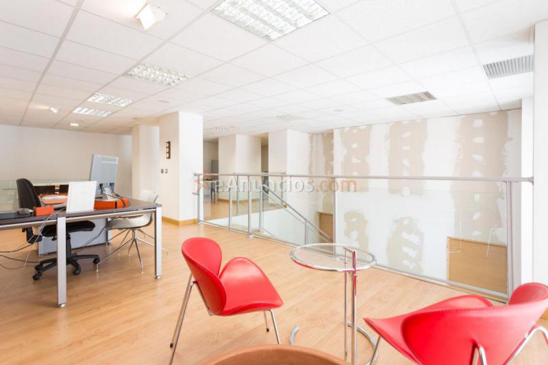 Local Comercial en venta en Paseo Sandua, San Jorge, PamplonaIruña