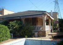 Adosado en venta en  Entrepinos, L'Eliana