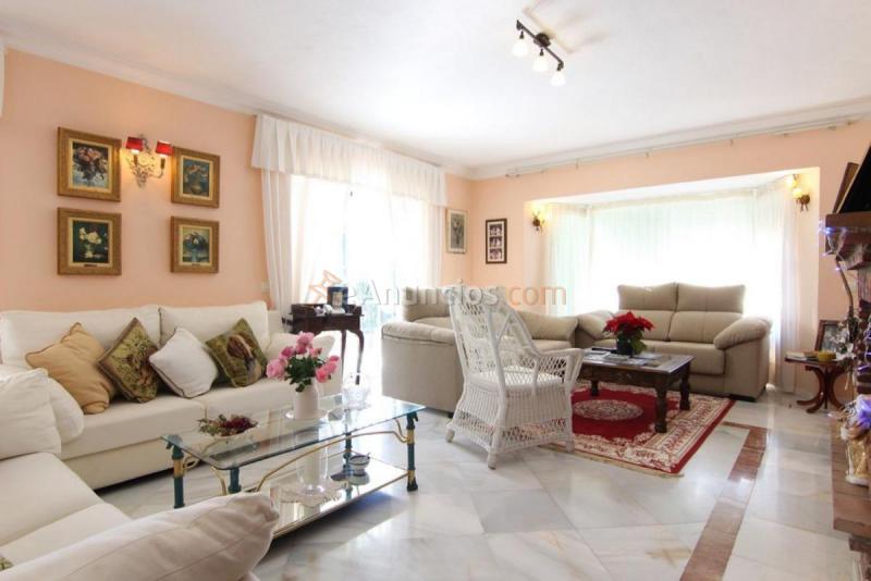 Adosado en venta en  San Pedro de Alcántara, Marbella