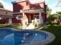 Adosado en venta en  Entrepinos, L'Eliana