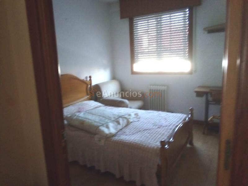 Playa América. Alquiler anual. 3 dormitorios