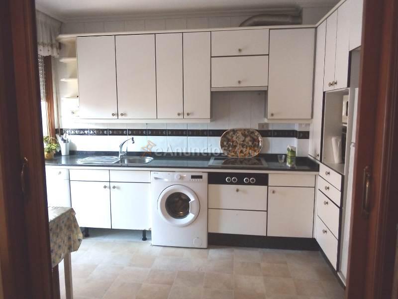 Playa América. Alquiler anual. 3 dormitorios