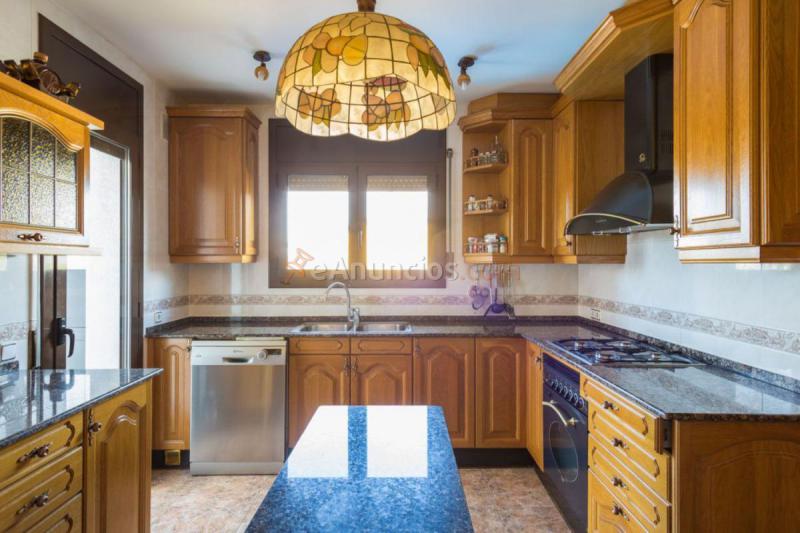 Adosado en venta en  Vallgorguina