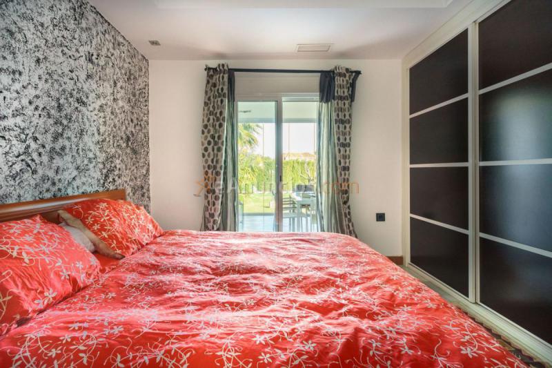 Adosado en venta en  Valencina de la Concepcion