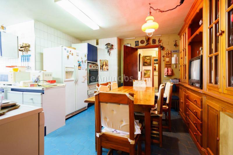 Apartamento en venta en  Los Remedios, Sevilla