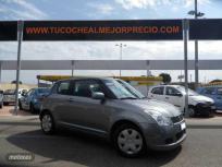 Suzuki Swift 1.3DDiS GL GL de 2006 con 190.000 Km por 5.500 EUR. en Madrid