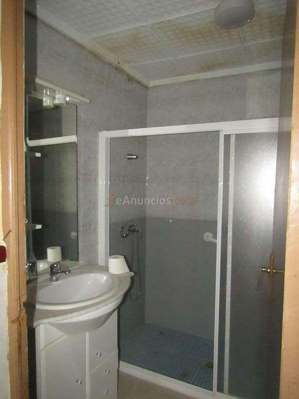 CASA A DOS CALLES DE 240M2 PARA TIRAR