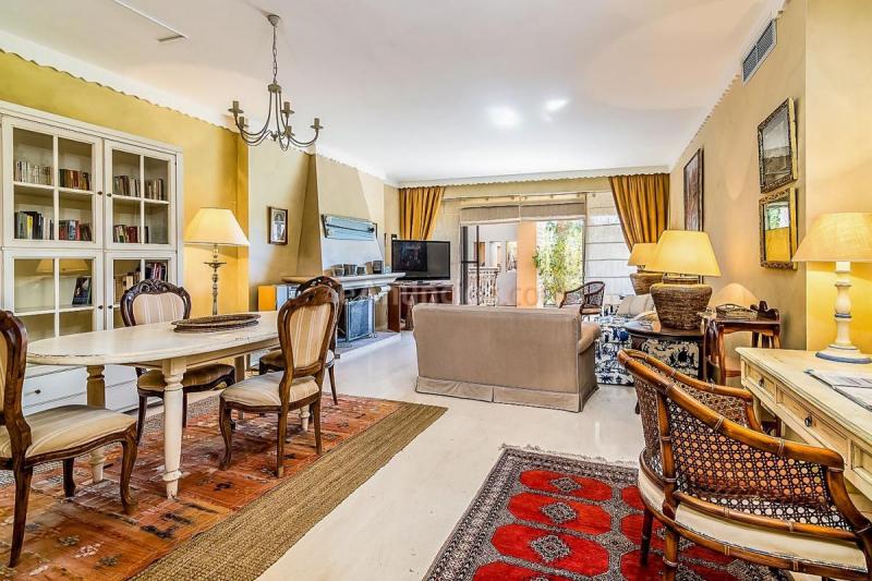 Apartamento en venta en  Benamara-Atalaya, Estepona