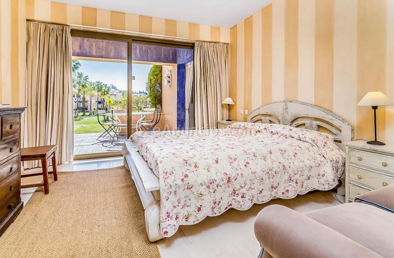 Apartamento en venta en  Benamara-Atalaya, Estepona