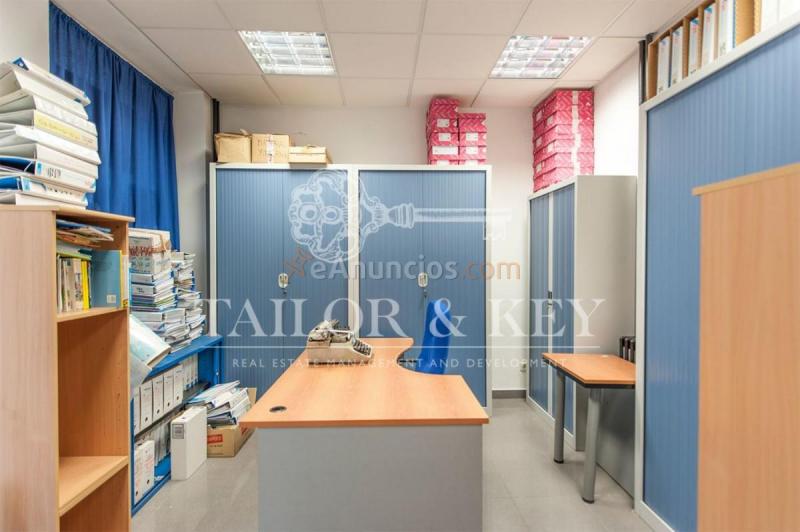 Local Comercial en venta en Calle de la Virgen de la Fuencisla, Madrid, Ciudad Lineal, Madrid