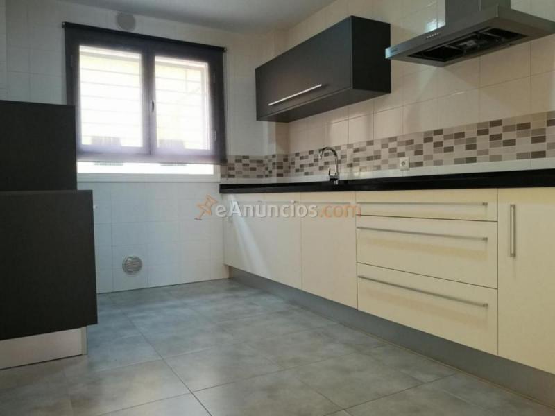 Casa en venta en  Puerto de la Torre, Málaga