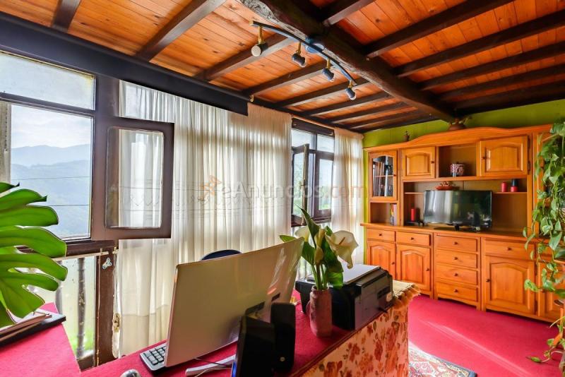 Casa Rural en venta en  Lena