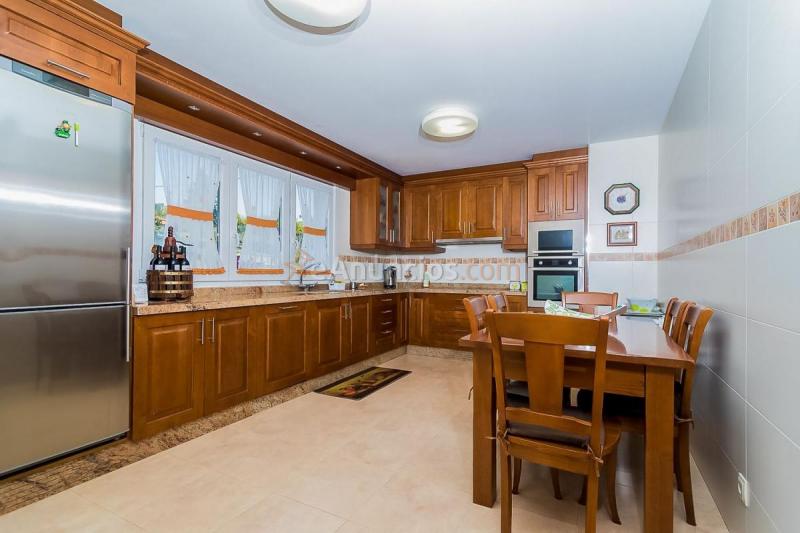 Adosado en venta en  Nós, Oleiros