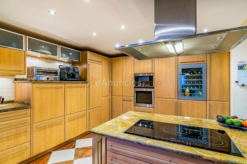 Adosado en venta en  Benajarafe