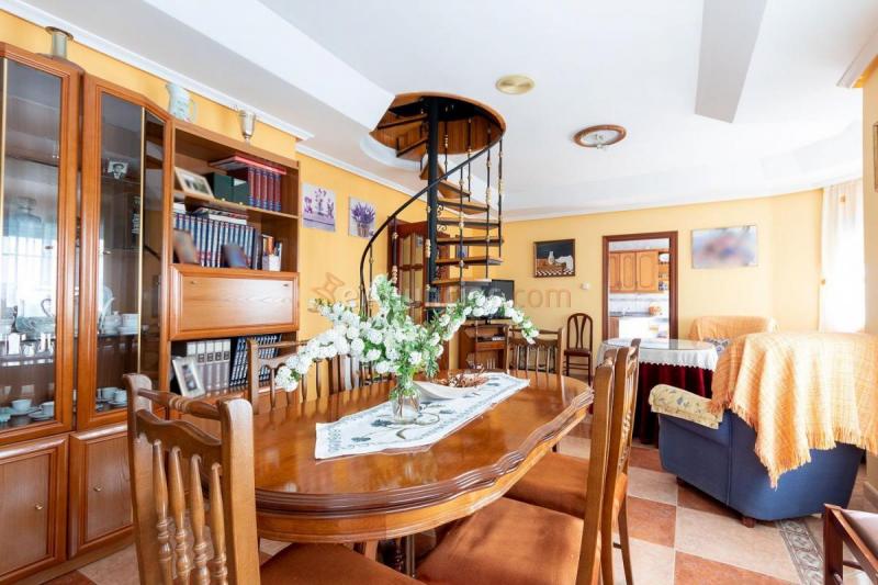 Adosado en venta en  Valencia de Alcántara