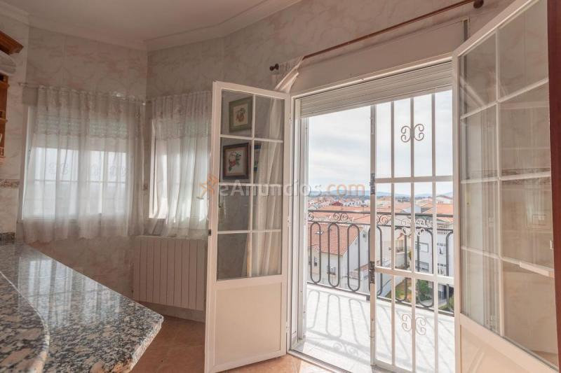 Adosado en venta en  Valencia de Alcántara