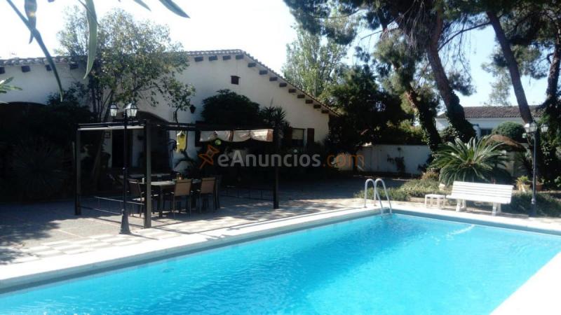 Adosado en venta en  El Paraiso-Los Almendros, L'Eliana