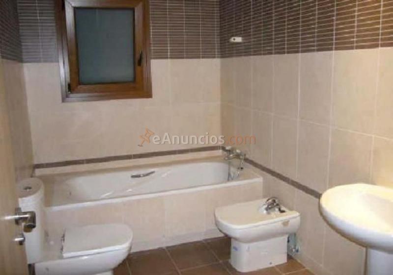 Adosado en venta en  Londres, El Casar