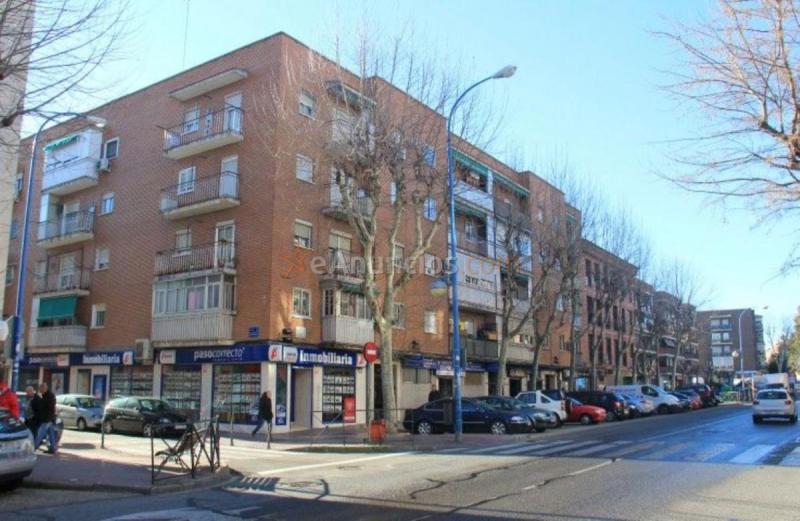 Local Comercial en venta en  Zarzaquemada, Leganés