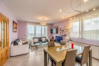 Adosado en venta en  Nueno