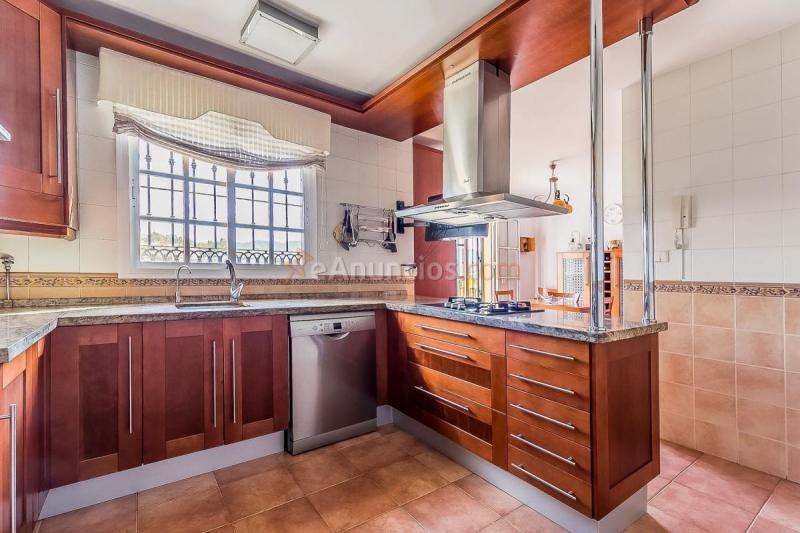 Adosado en venta en  Puerto de la Torre, Málaga