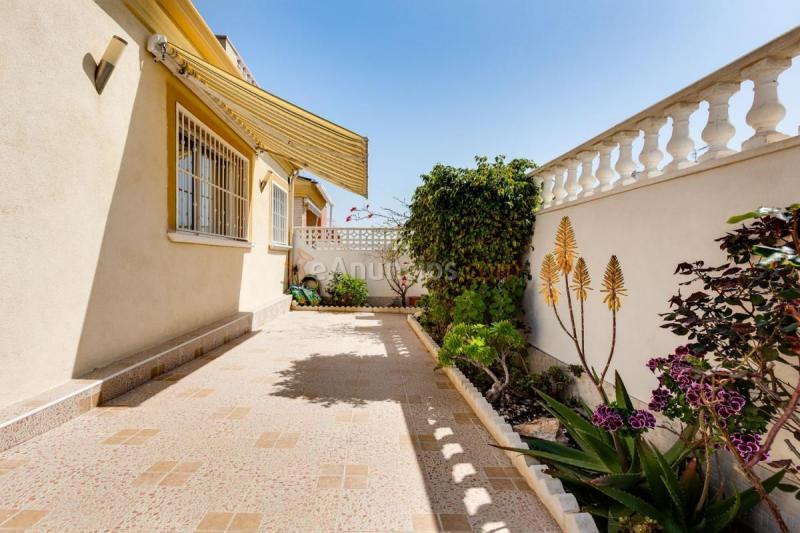 Casa en venta en Avenida Lago Azul, Los Balcones - Los Altos del Edén, Torrevieja