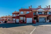 Adosado en venta en  Valencia de Don Juan