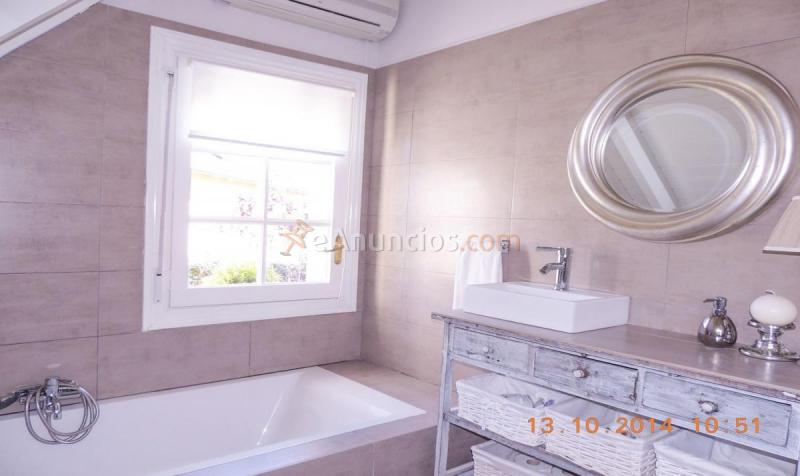 Adosado en venta en Via dels Ametllers, Pallej