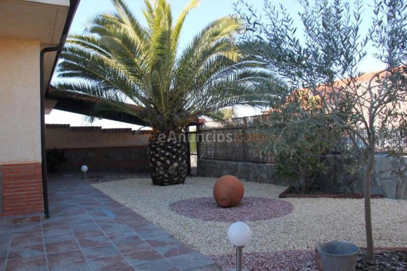 Casa en venta en  Novés