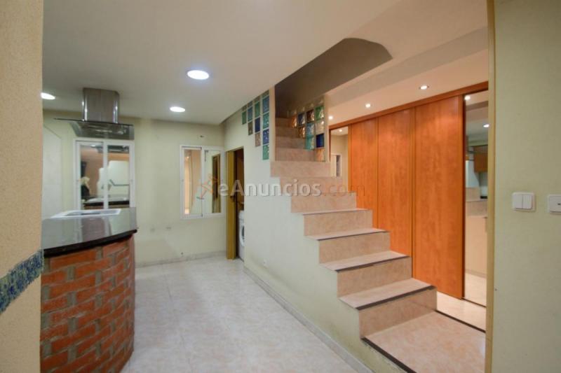 Local Comercial en venta en Avenida DONOSTIARRA, Ciudad Lineal, Madrid