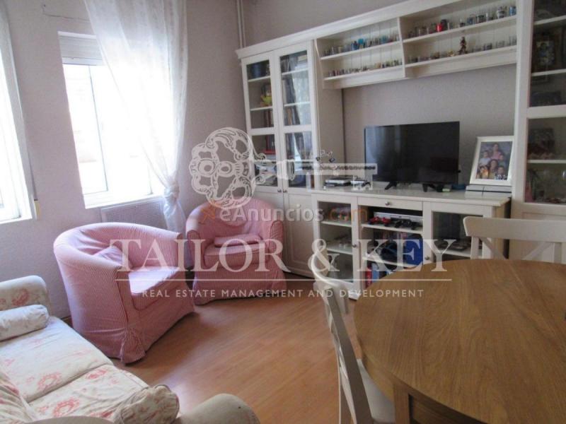 Apartamento en venta en Calle de la Virgen de la Fuencisla, Madrid, Ciudad Lineal, Madrid