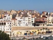 Restaurante frente el mar