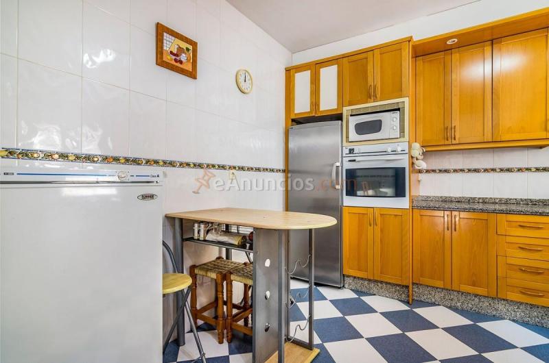 Adosado en venta en  Benajarafe