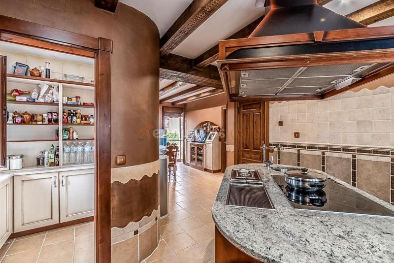 Adosado en venta en  Parque - Ctra de Ugena, Illescas