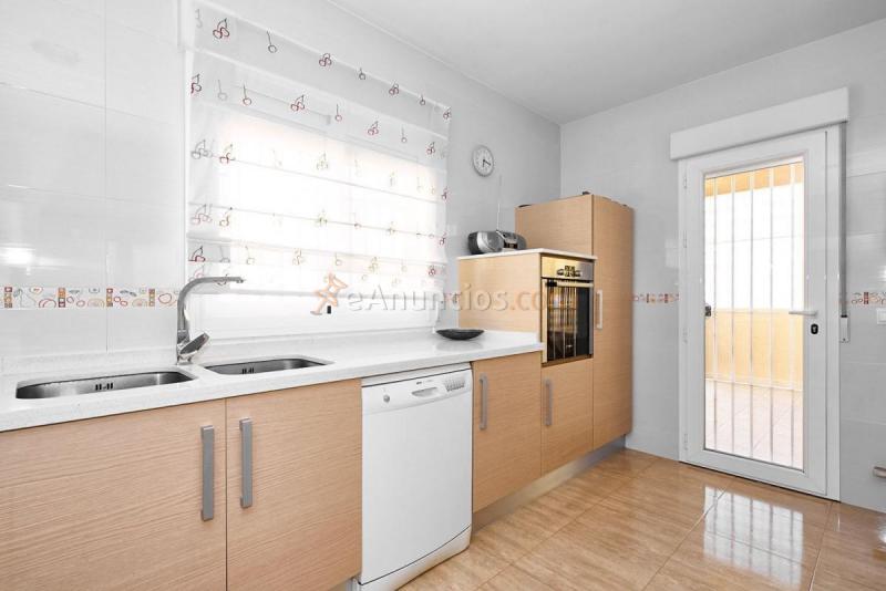 Adosado en venta en  Belicena