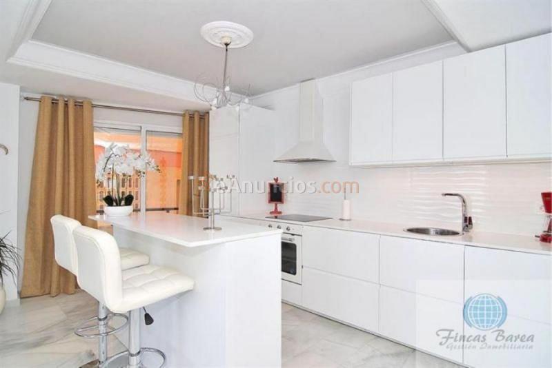 Apartamento en venta en Paseo Marítimo Rey de España, Playa de los Boliches, Fuengirola