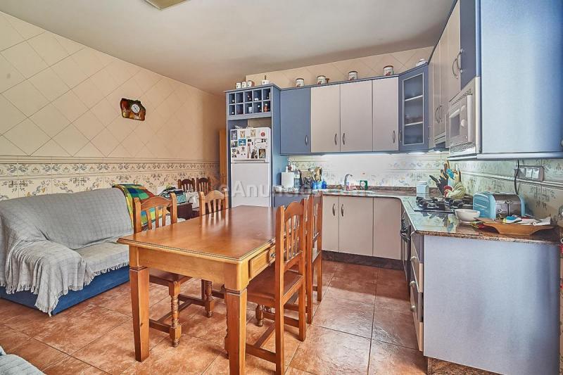 Adosado en venta en  Tijola