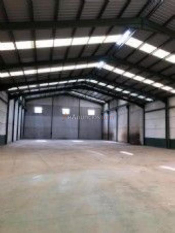 Edificio en venta en  Clara campoamor, Fuente de Piedra