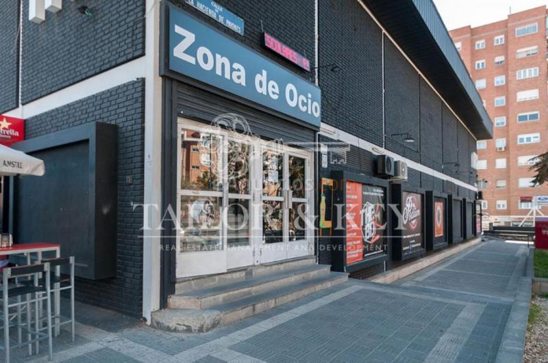 Local Comercial en alquiler en Calle de la Hacienda de Pavones, Moratalaz, Madrid
