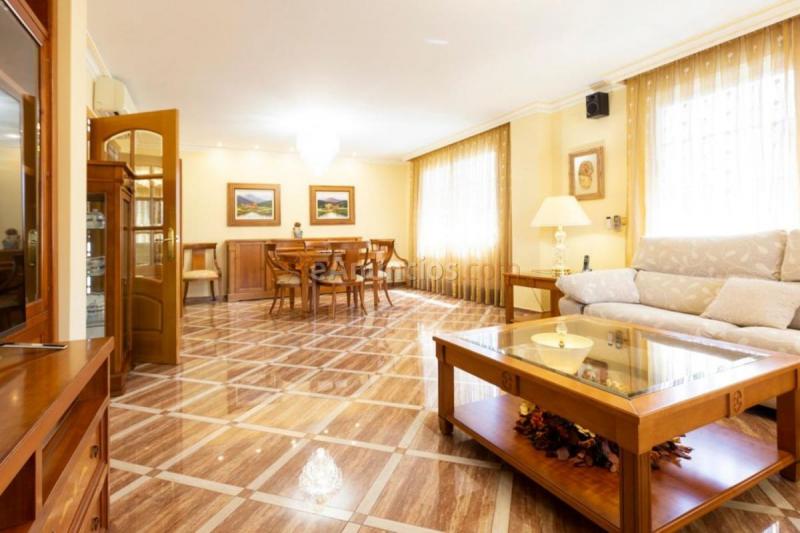 Adosado en venta en  Zona El Vedat-Santa Apolonia, Torrent