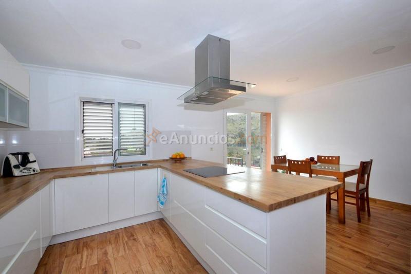 Adosado en venta en  Firgas