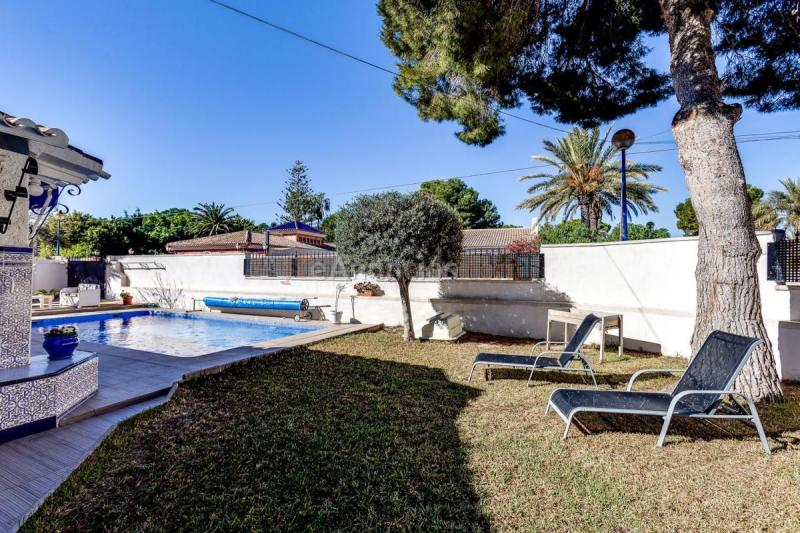 Casa en venta en Calle Carabela, Orihuela Costa, Orihuela