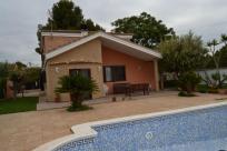 Adosado en venta en  Serra