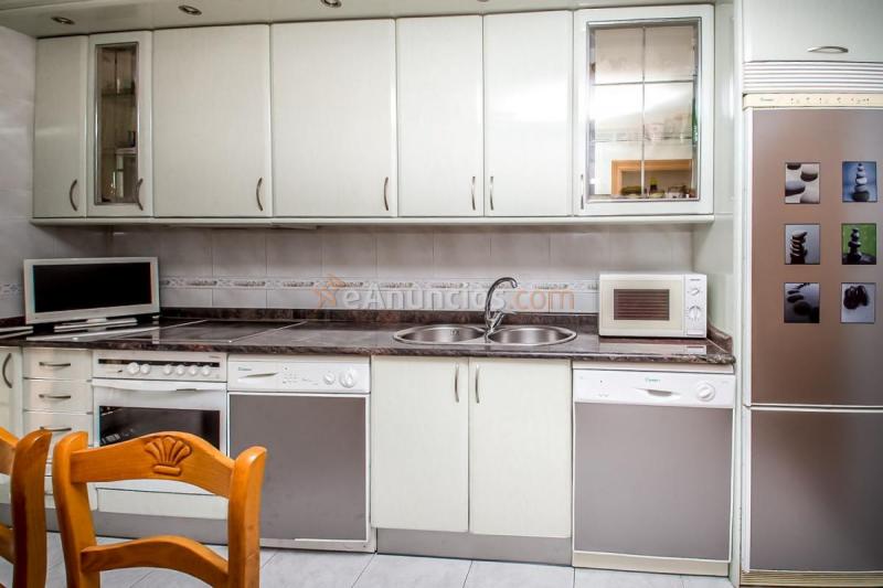 Adosado en venta en  Castañares de Rioja