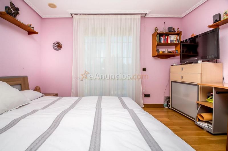 Adosado en venta en  Castañares de Rioja