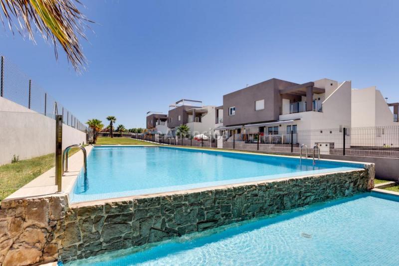 Casa en venta en Calle Gines Saura Sanchez, Nueva Torrevieja - Aguas Nuevas, Torrevieja