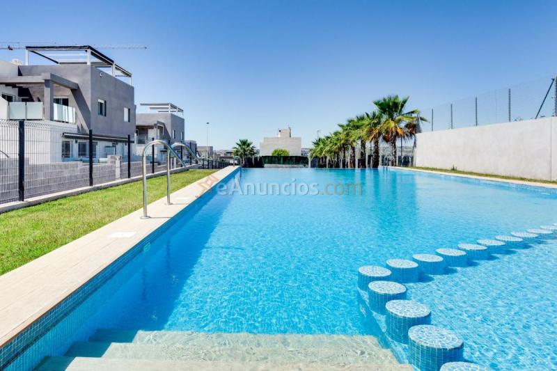 Casa en venta en Calle Gines Saura Sanchez, Nueva Torrevieja - Aguas Nuevas, Torrevieja