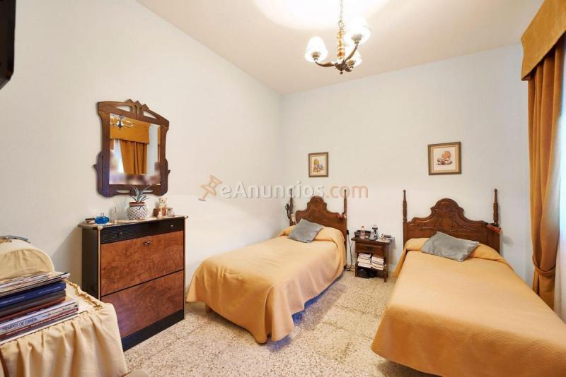 Adosado en venta en  Orgiva